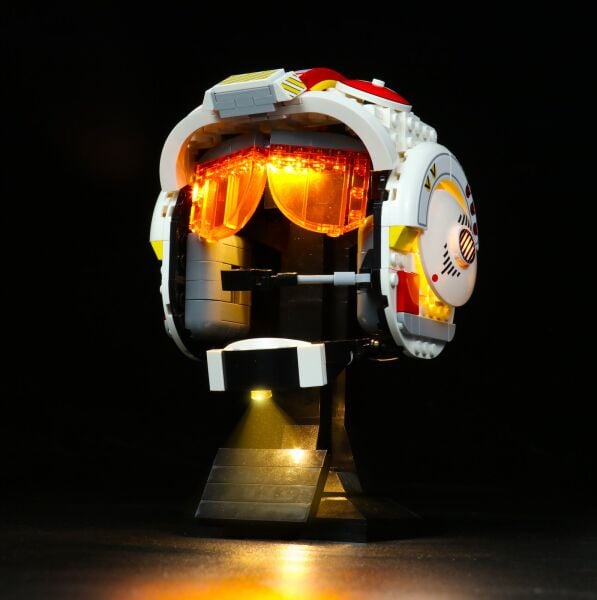 Light Kit for Luke Skywalker (Red Five) Helmet 75327