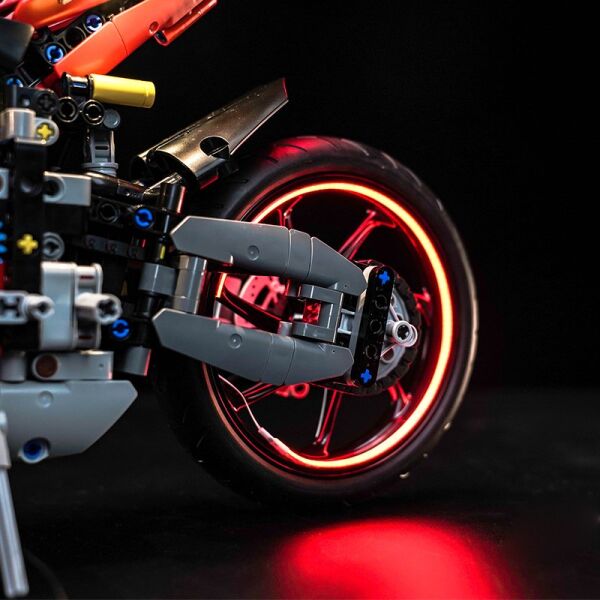 Lego Technic Ducati Panigale V4 S 42202 için Aydınlatma Kiti