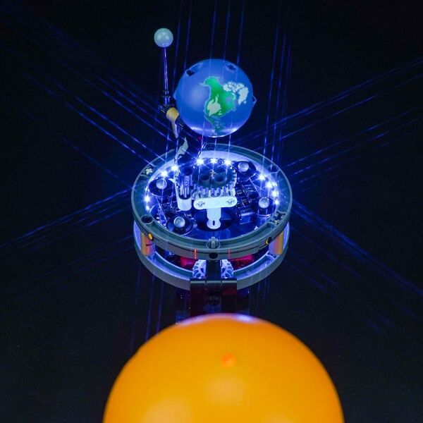 LEGO 42179 Planet Earth and Moon in Orbit İçin Aydınlatma Kiti