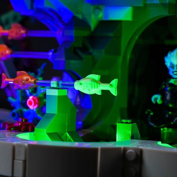 The Little Mermaid Royal Clamshell 43225